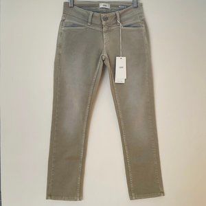 Closed Starlet Jean in Khaki